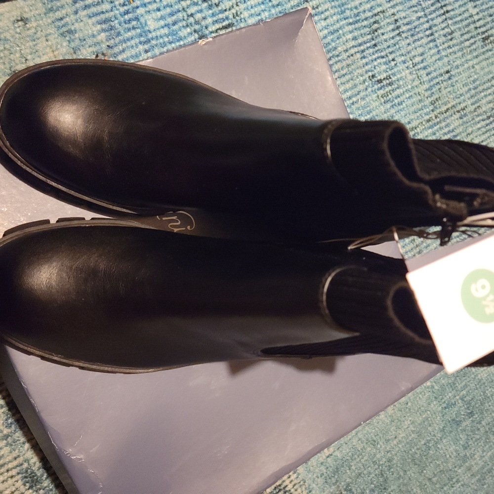 Women's Universal Thread Target black Keeley boots